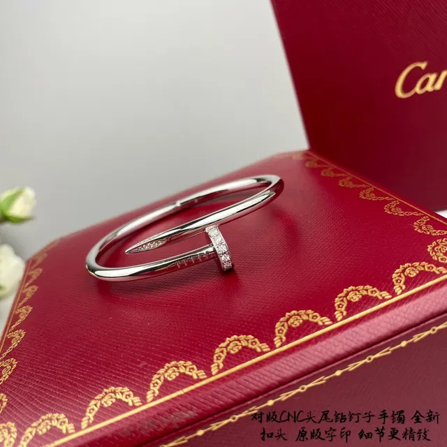 Cartier Juste un Clou নখের মোটিফ Pavé-Diamond সোনার ব্রেসলেট 3