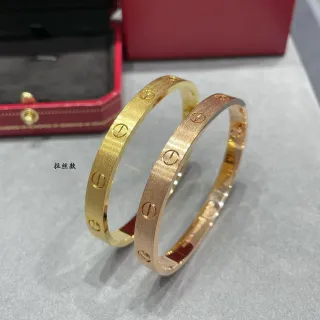 Cartier Love سوار ذهبي مظعج اللمس نقشة المسمار