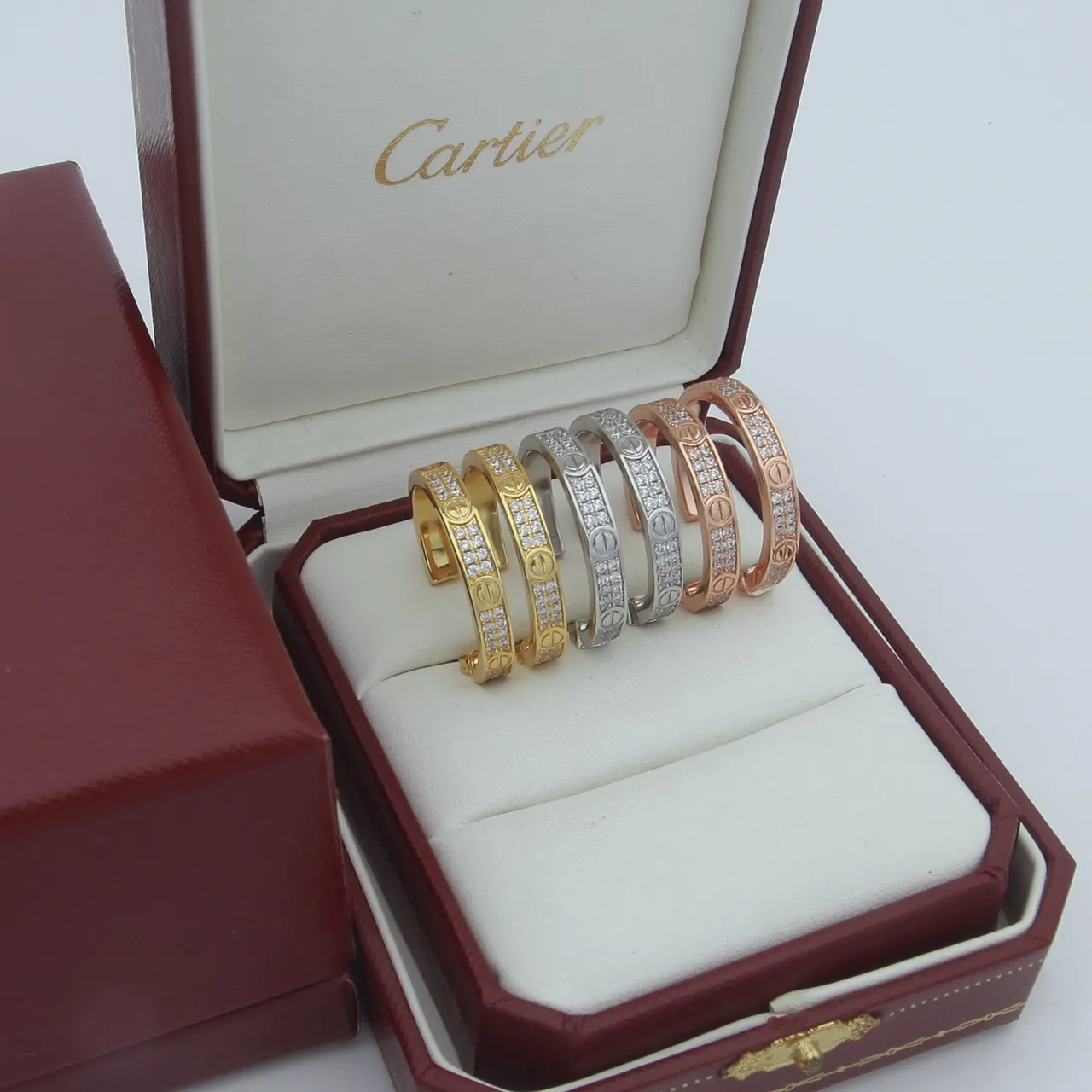 Cartier Love ذهب وفضة مشبك Pavé-Set أقراط 6