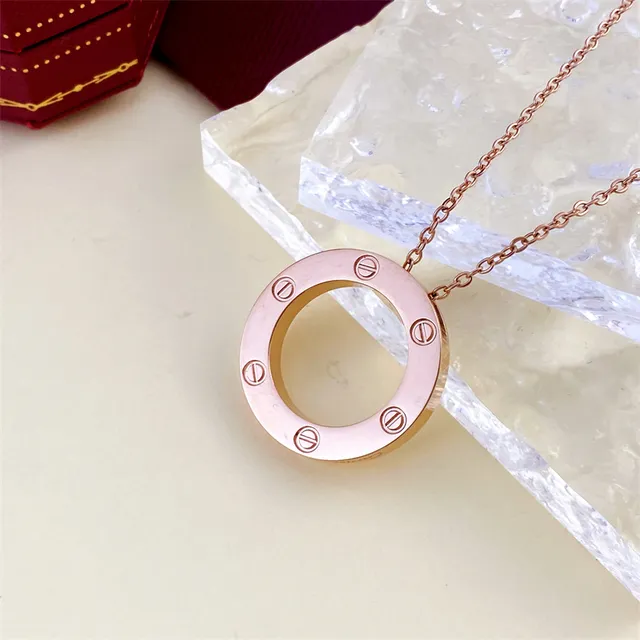 Cartier Love حلقة مفتوحة نقش المسمار قلادة ذهبية 2