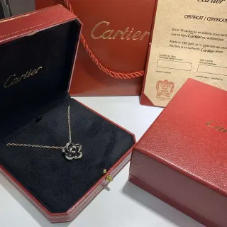 Cartier Panthère de Floral Red Gold Flower-Shaped Pendant Black Enamel Center Necklace