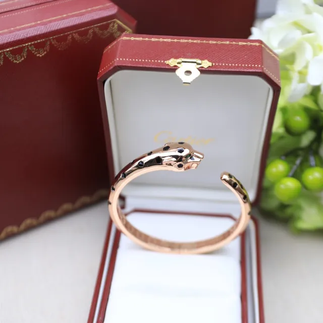Cartier Panthère সোনা এবং কালো এনামেল প্যান্থার হেড ব্রেসলেট 4