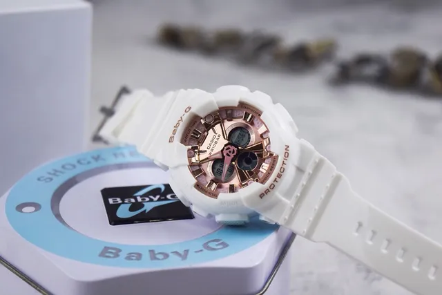 Casio Baby-G أبيض وذهبي وردي ساعة رياضية 5