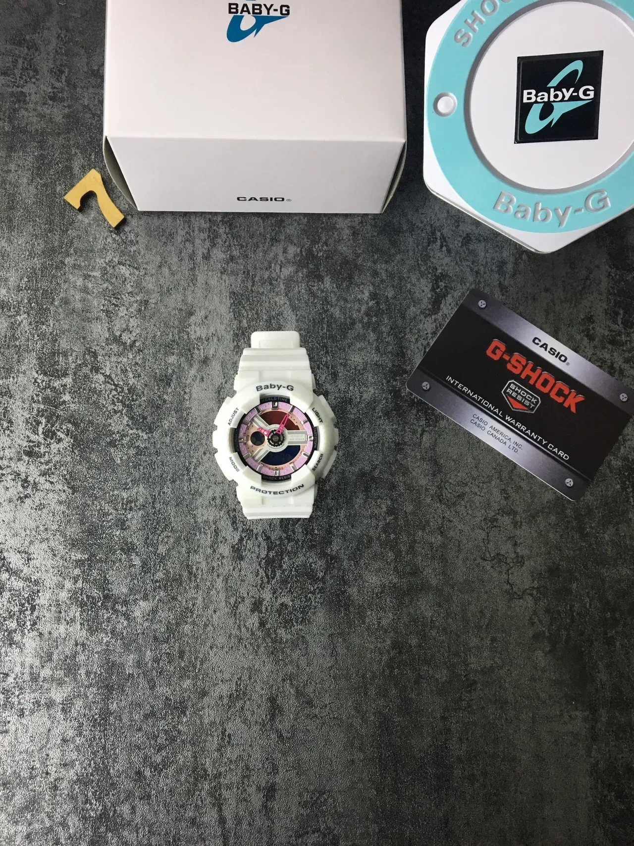 Casio Baby-G Montre Blanc et Rose avec Boîtier en Résine Chunky et Cadran Multi-Ton 2