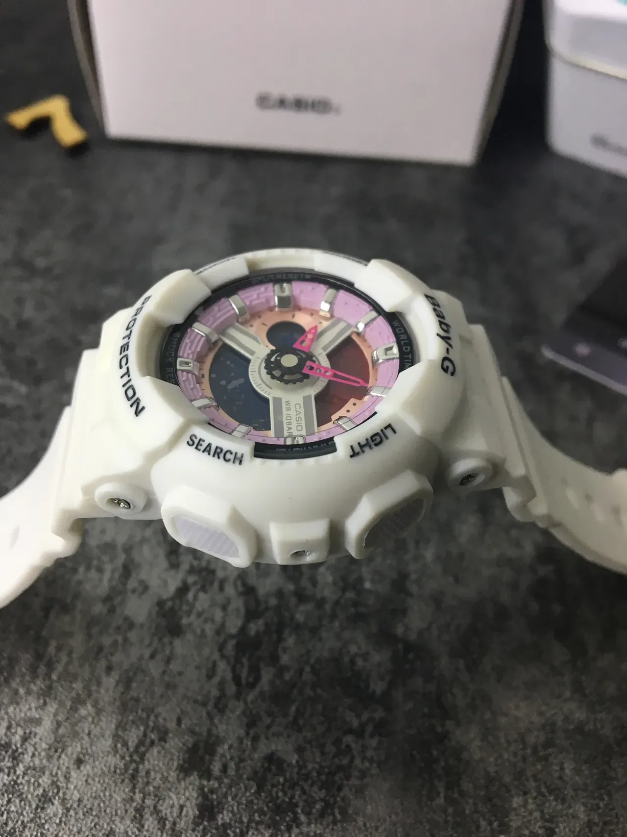 Casio Baby-G Montre Blanc et Rose avec Boîtier en Résine Chunky et Cadran Multi-Ton 4
