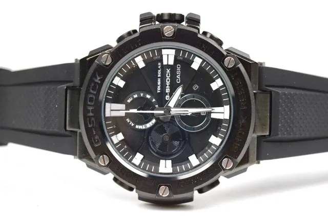 Casio أسود أبيض بناء قوي من الراتنج إطار آمن بالمسمار ساعة 2