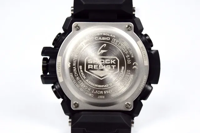 Casio أسود أبيض بناء قوي من الراتنج إطار آمن بالمسمار ساعة 4