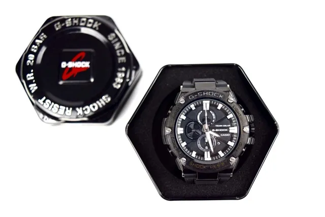Casio أسود أبيض بناء قوي من الراتنج إطار آمن بالمسمار ساعة 5
