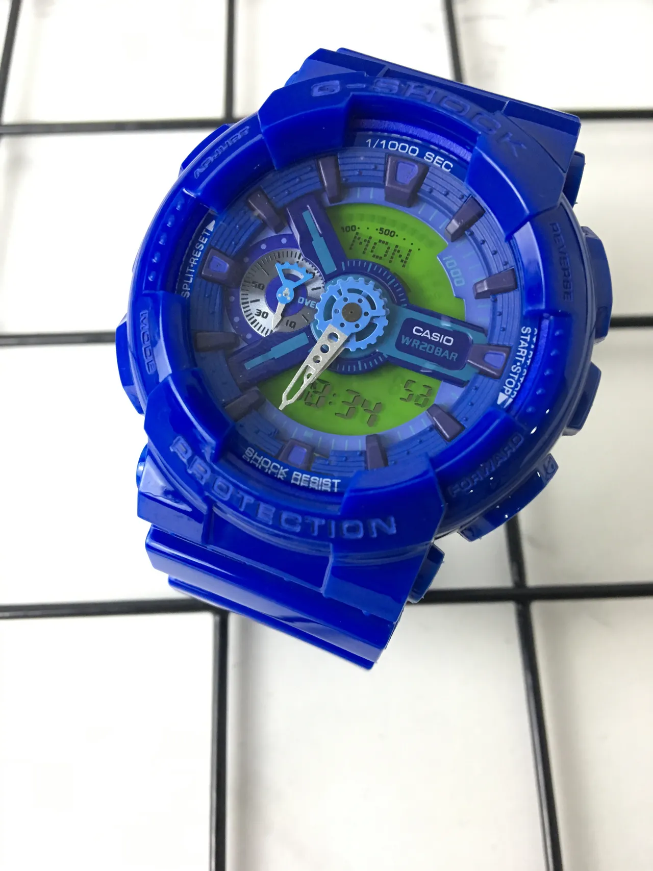Casio G-Shock GA-110 半透明蓝色酸橙绿色运动手表 2