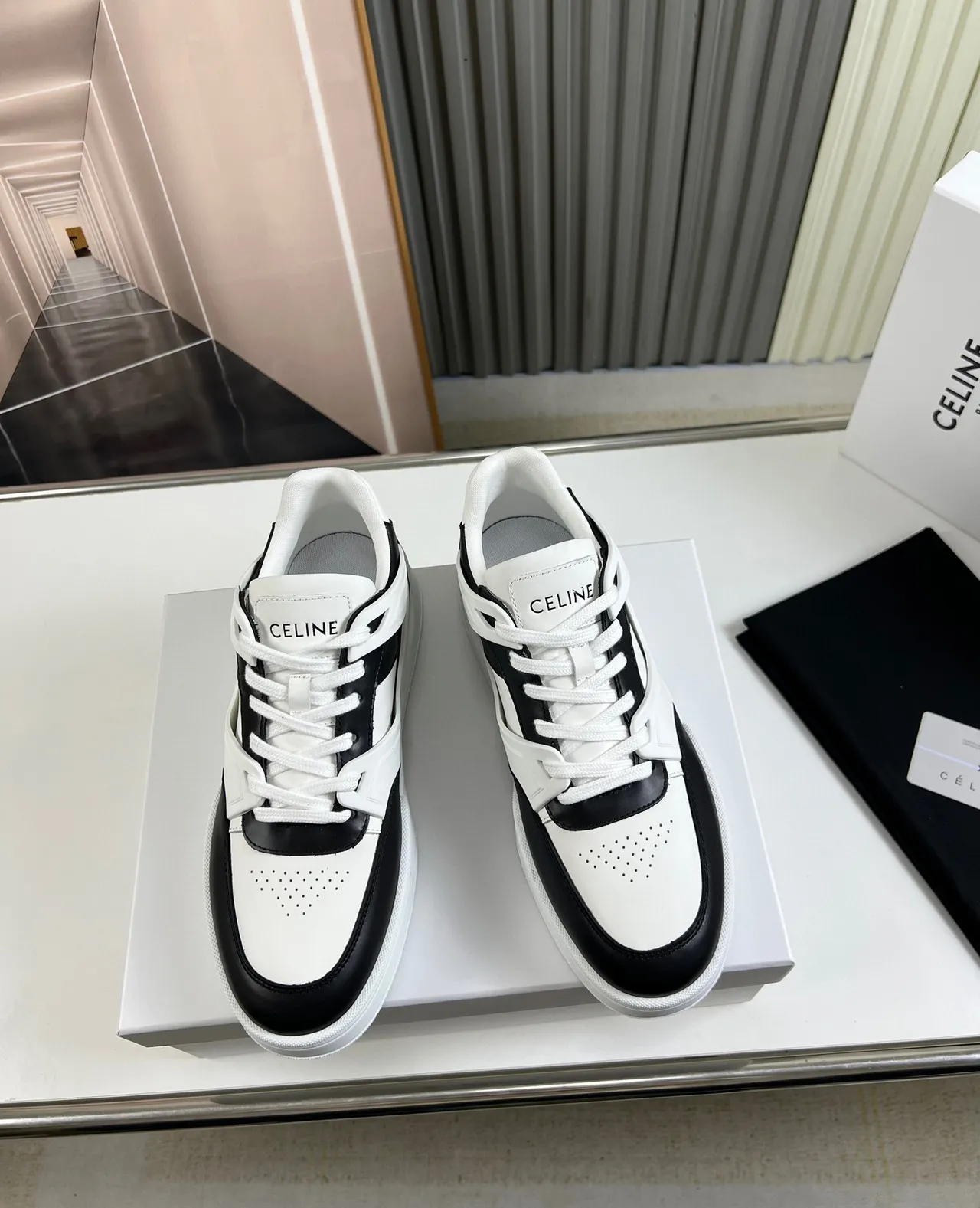 Celine CT-01 Z Trainer सफेद और काला लाइफस्टाइल स्नीकर 8