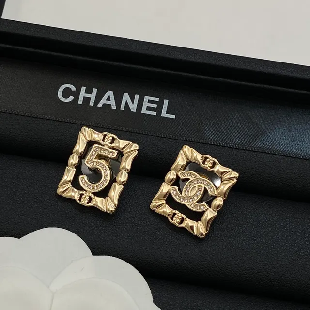Chanel Bamboo Collection বর্গাকার ক্রিস্টাল-এম্বেলিশড গোল্ড-টোন ইয়াররিংস 2