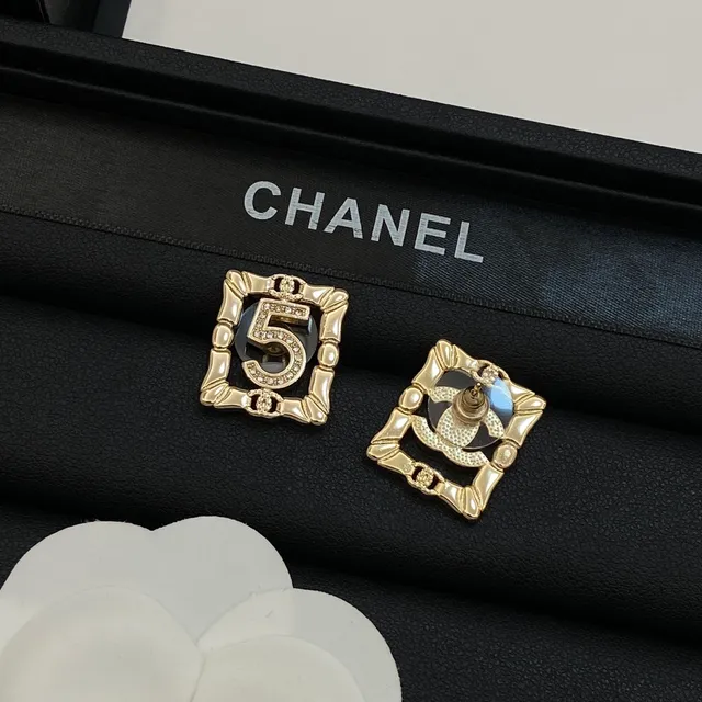 Chanel Bamboo Collection বর্গাকার ক্রিস্টাল-এম্বেলিশড গোল্ড-টোন ইয়াররিংস 4