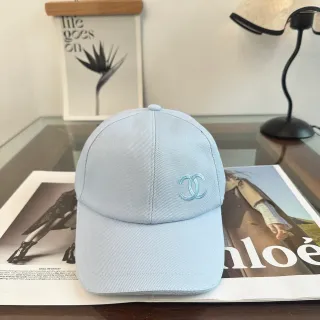 Chanel 蓝色六片结构刺绣花押棒球帽