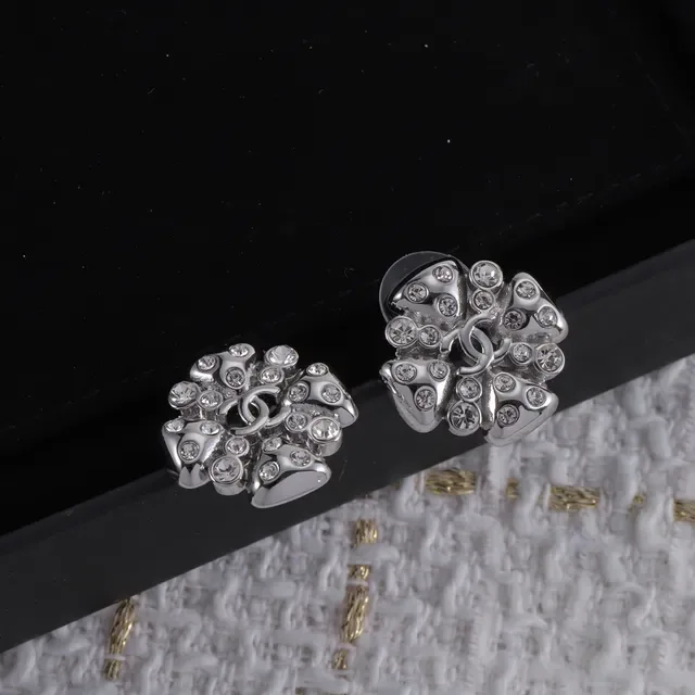 Chanel Camellia Crystal Stud Earrings 4