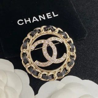 Chanel CC सोने का काला गोलाकार क्रिस्टल सजाया हुआ ब्रोच