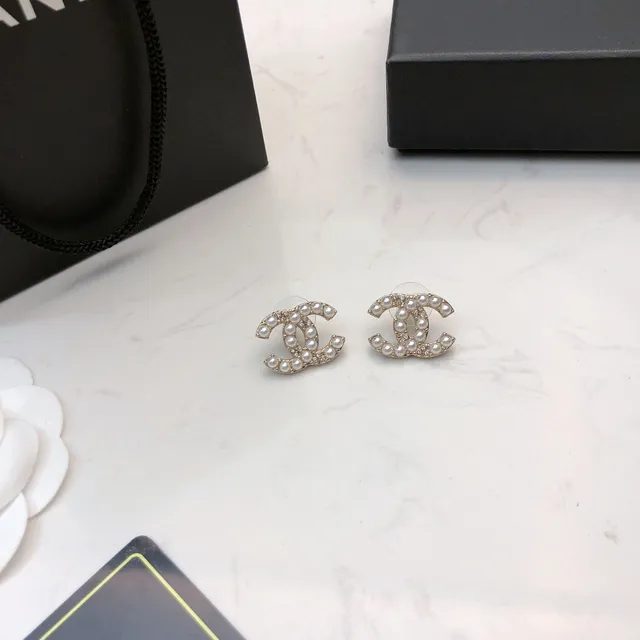 Chanel CC ब्रोच मोती और क्रिस्टल गोल्ड-टोन ब्रोच 3
