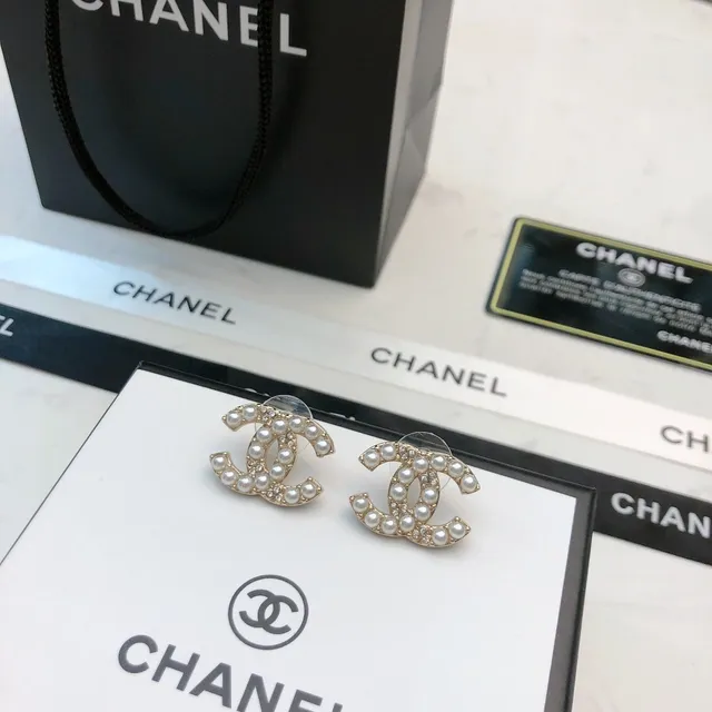 Chanel CC ब्रोच मोती और क्रिस्टल गोल्ड-टोन ब्रोच 8