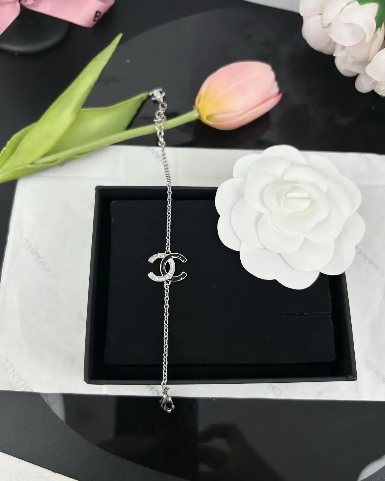 Chanel CC Logo 银色 Pave 水钻 双 charm 手链 5