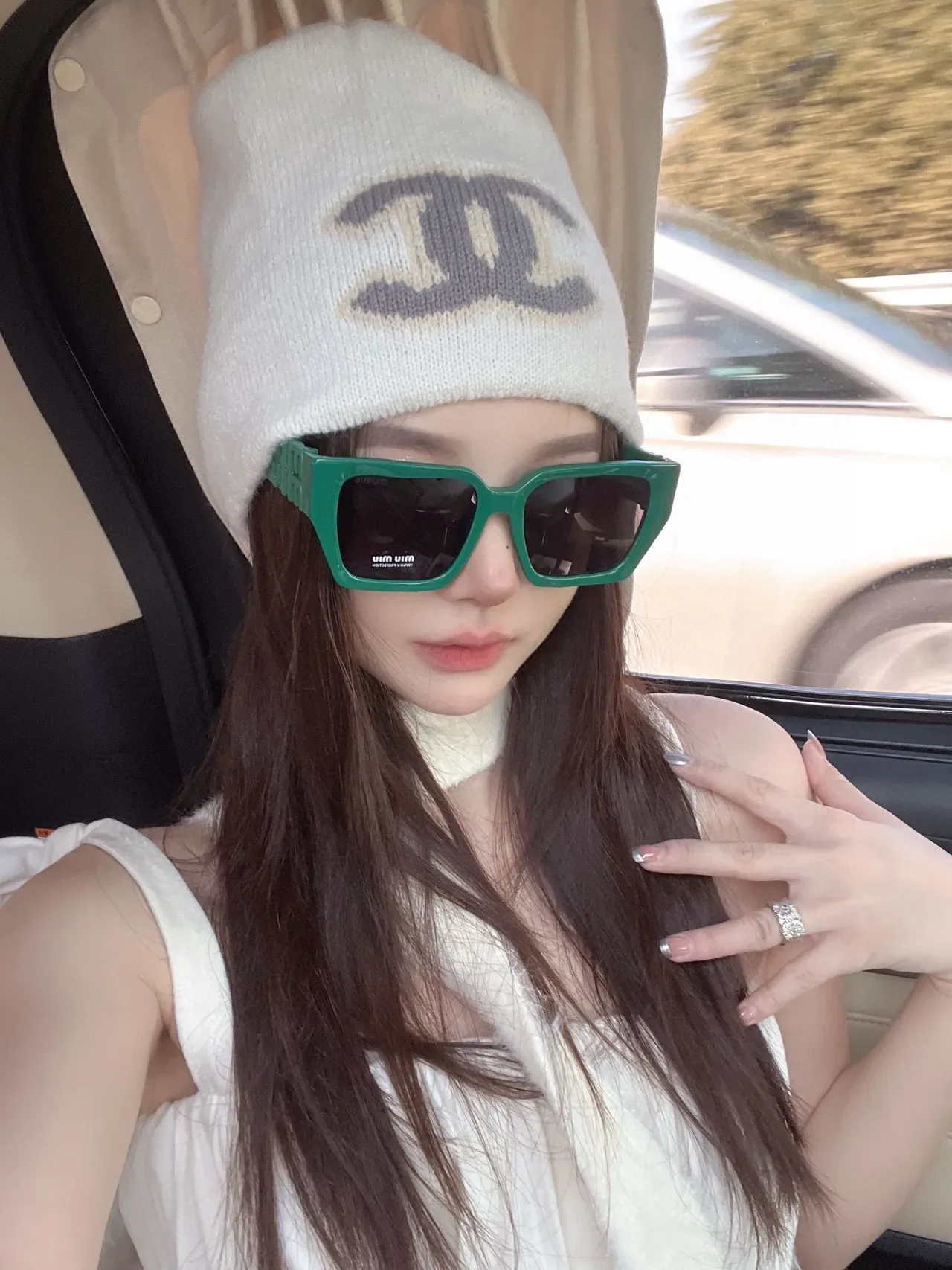 Chanel CC Logo بيني محبوك أبيض 6