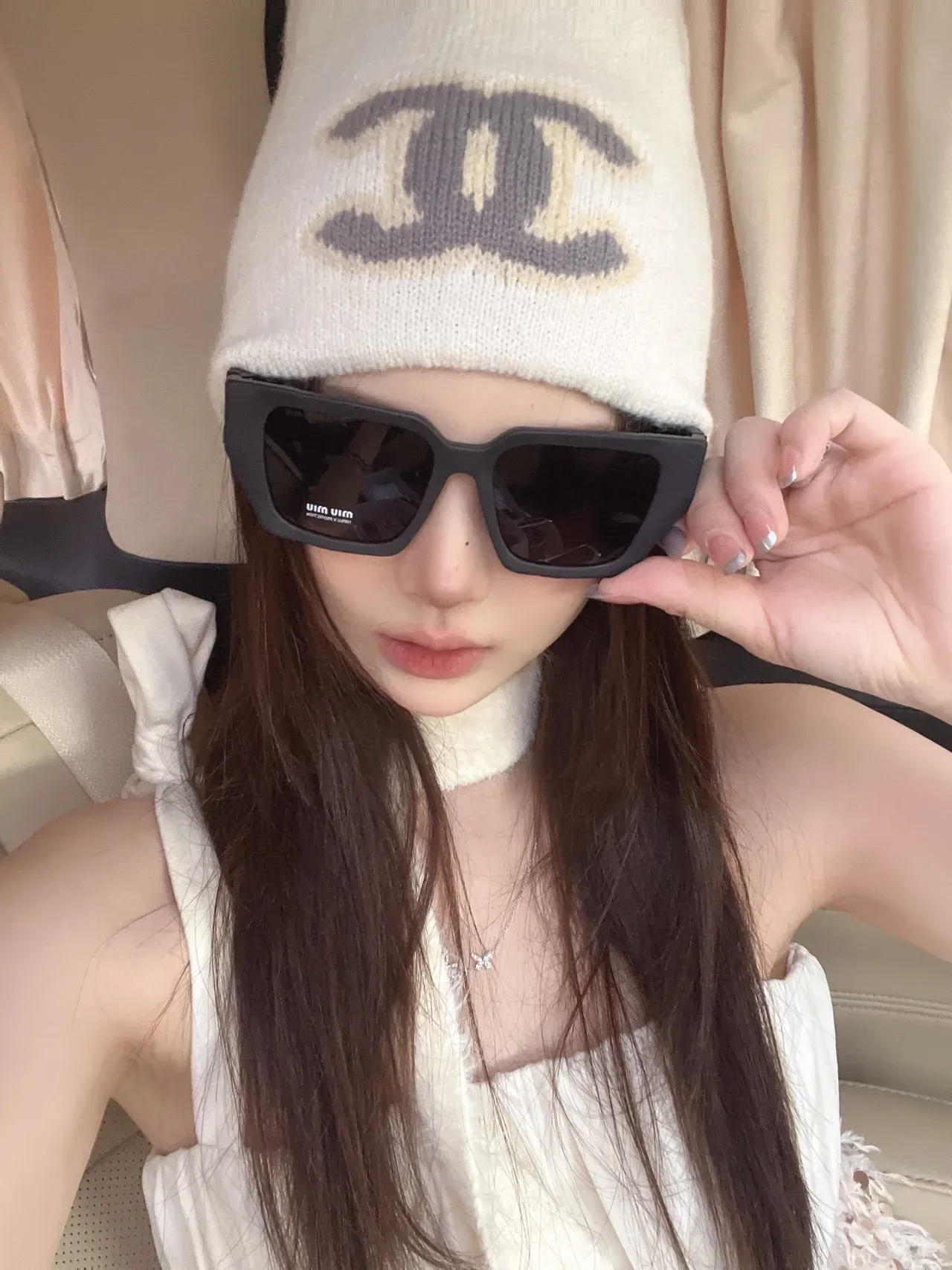 Chanel CC Logo بيني محبوك أبيض 7