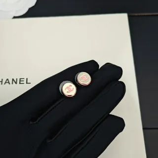 Pendientes Chanel CC Logo Stud Oro Rosa Redondos Esmaltados