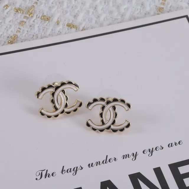 Chanel CC Logo Stud White Silver Interlocking Scalloped Edge Earrings 3