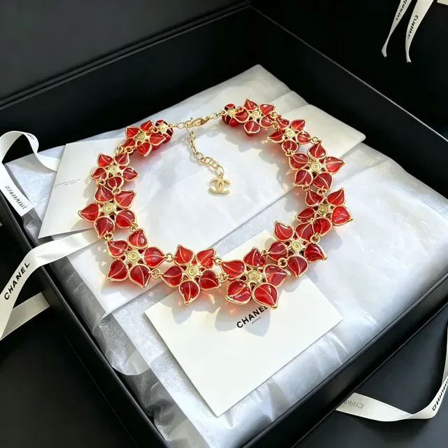 Chanel Choker Floral Émail et Pierre 7