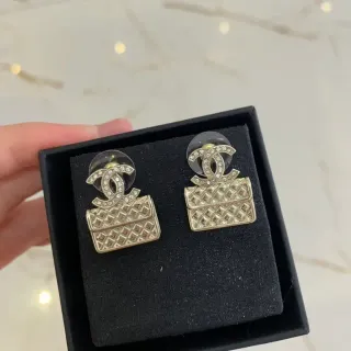 Chanel Brincos Ouro Prata Matelassé CC Logo Pavé