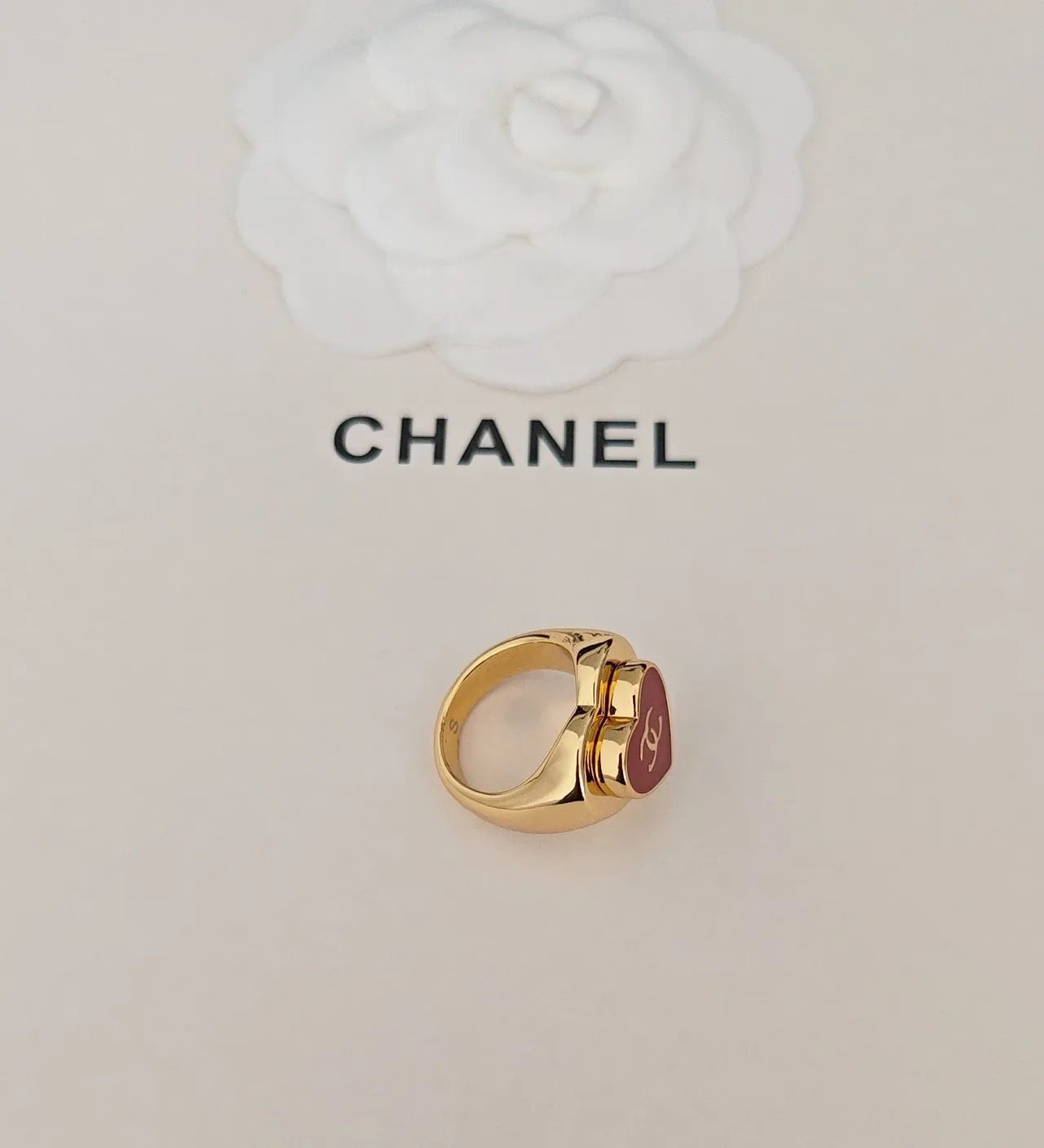 Anel Chanel Coração Esmaltado Ouro Inlay Vermelho 2