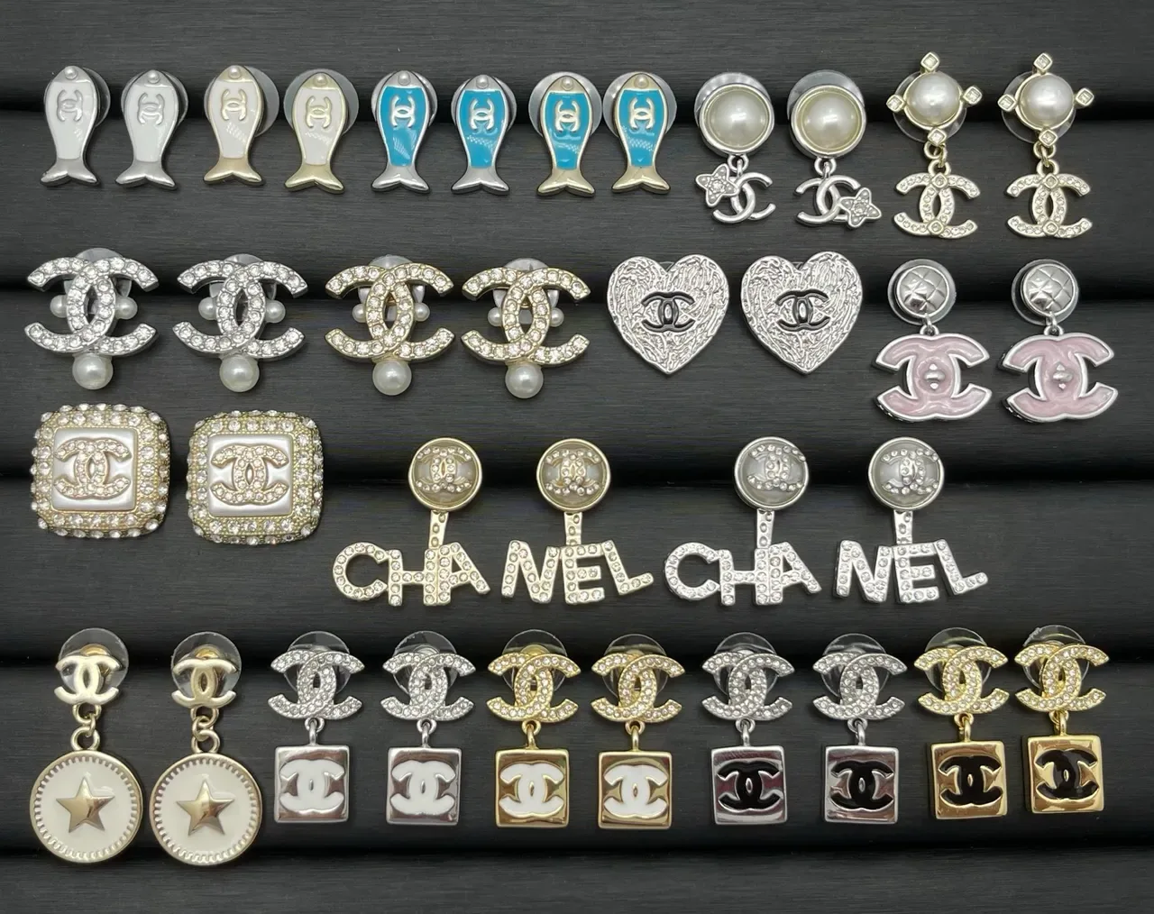Boucles d'oreilles Chanel Logo-Embellished Perles et Cristaux 5