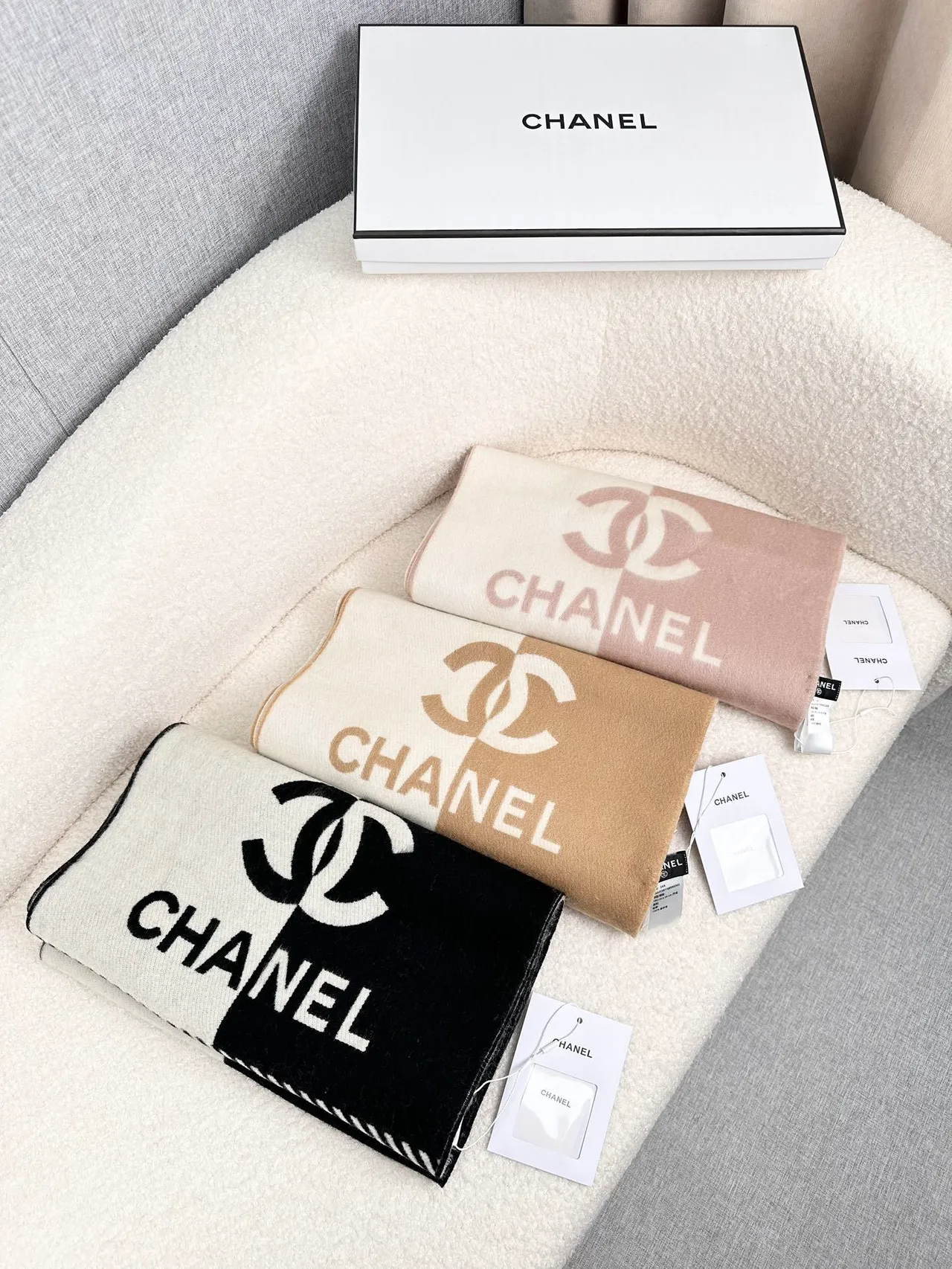 Chanel Monogram-Print ধূসর গোলাপী ক্যাশমিয়ার স্কার্ফ 3
