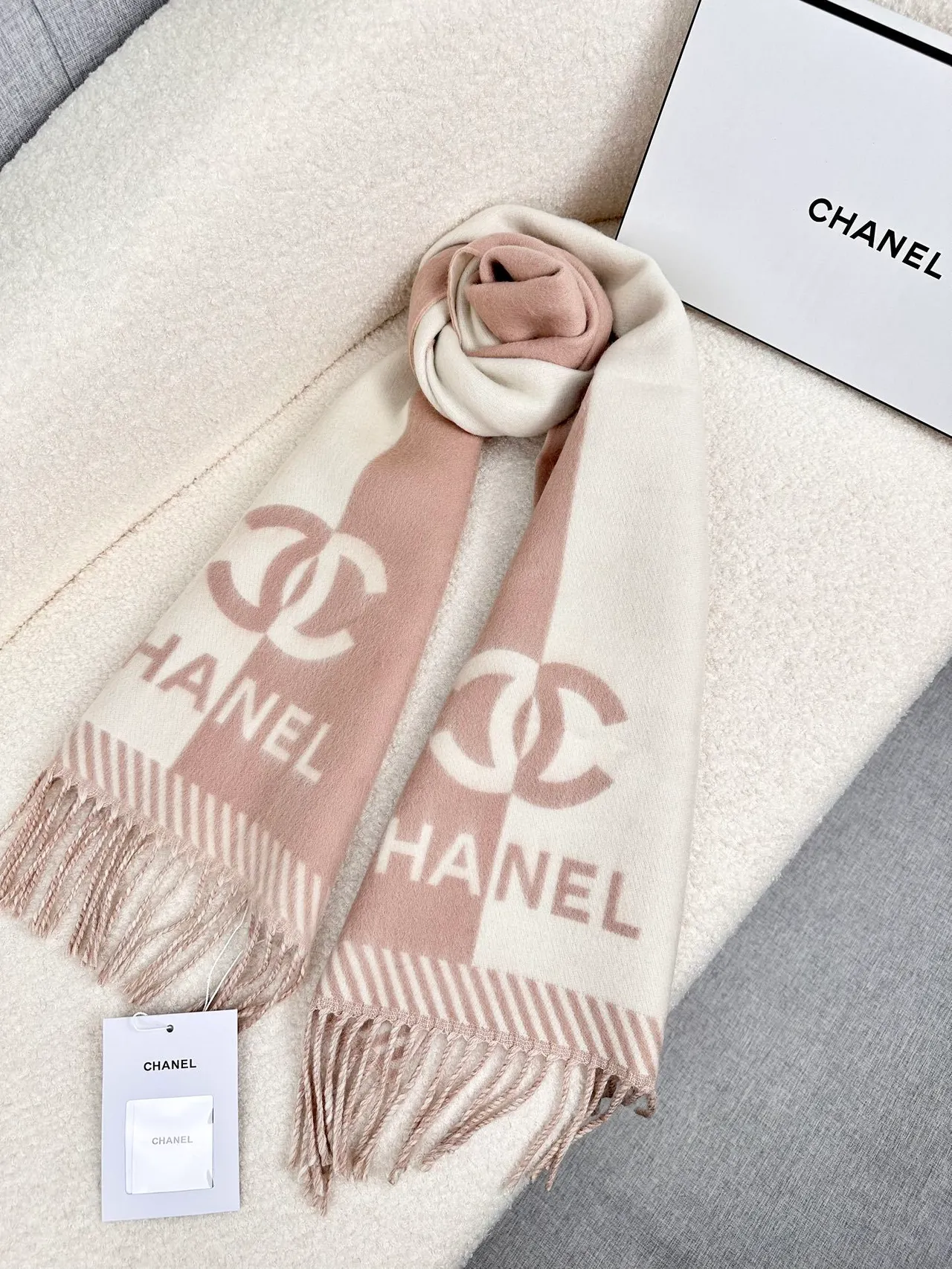 Chanel Monogram-Print ধূসর গোলাপী ক্যাশমিয়ার স্কার্ফ 7