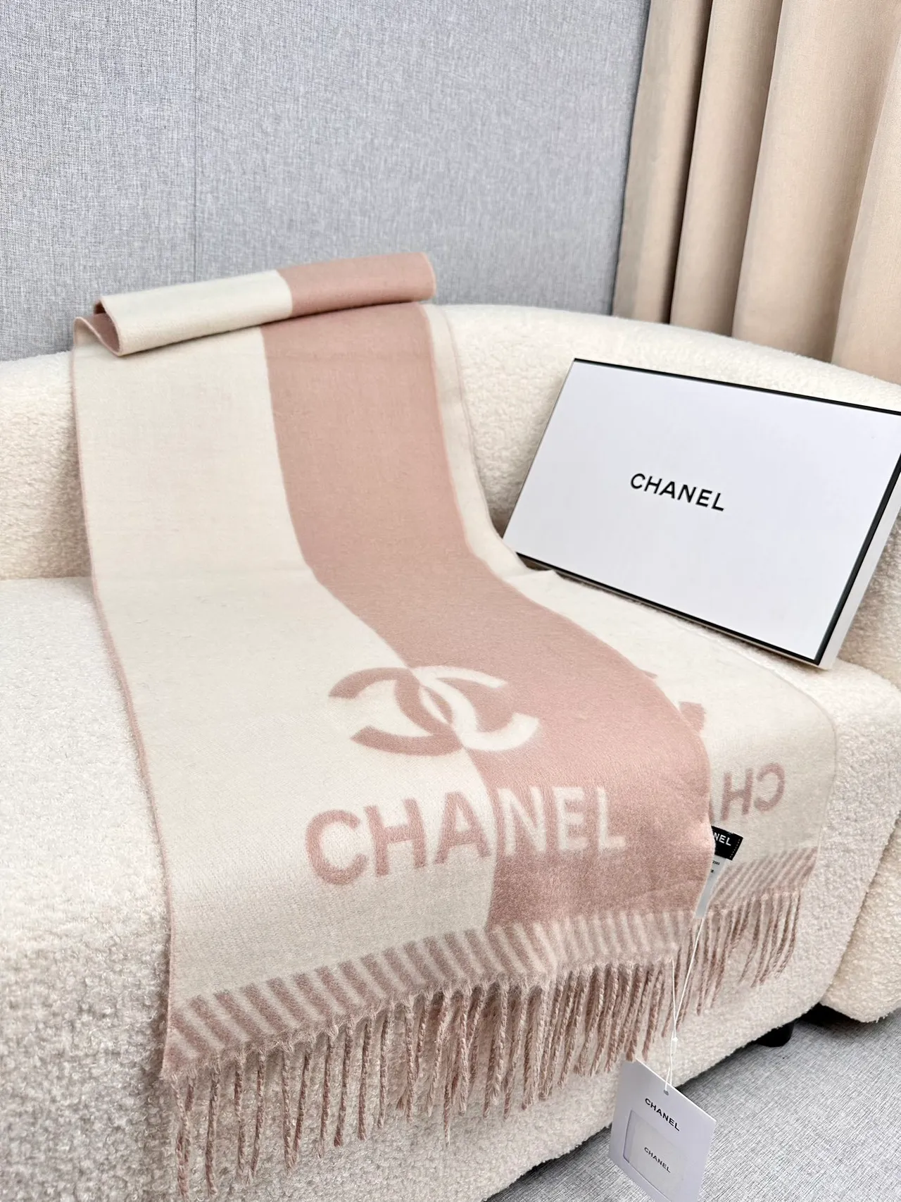 Chanel Monogram-Print ধূসর গোলাপী ক্যাশমিয়ার স্কার্ফ 8