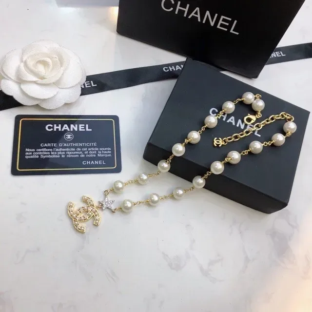 Chanel CC Logo 珍珠串珠星形吊坠项链 3