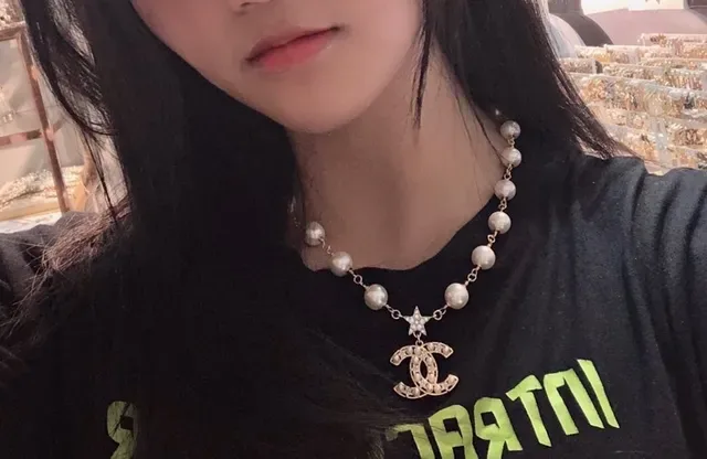 Chanel CC Logo 珍珠串珠星形吊坠项链 4