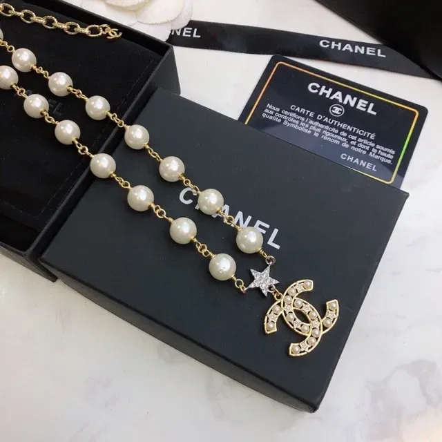 Chanel CC Logo 珍珠串珠星形吊坠项链 5