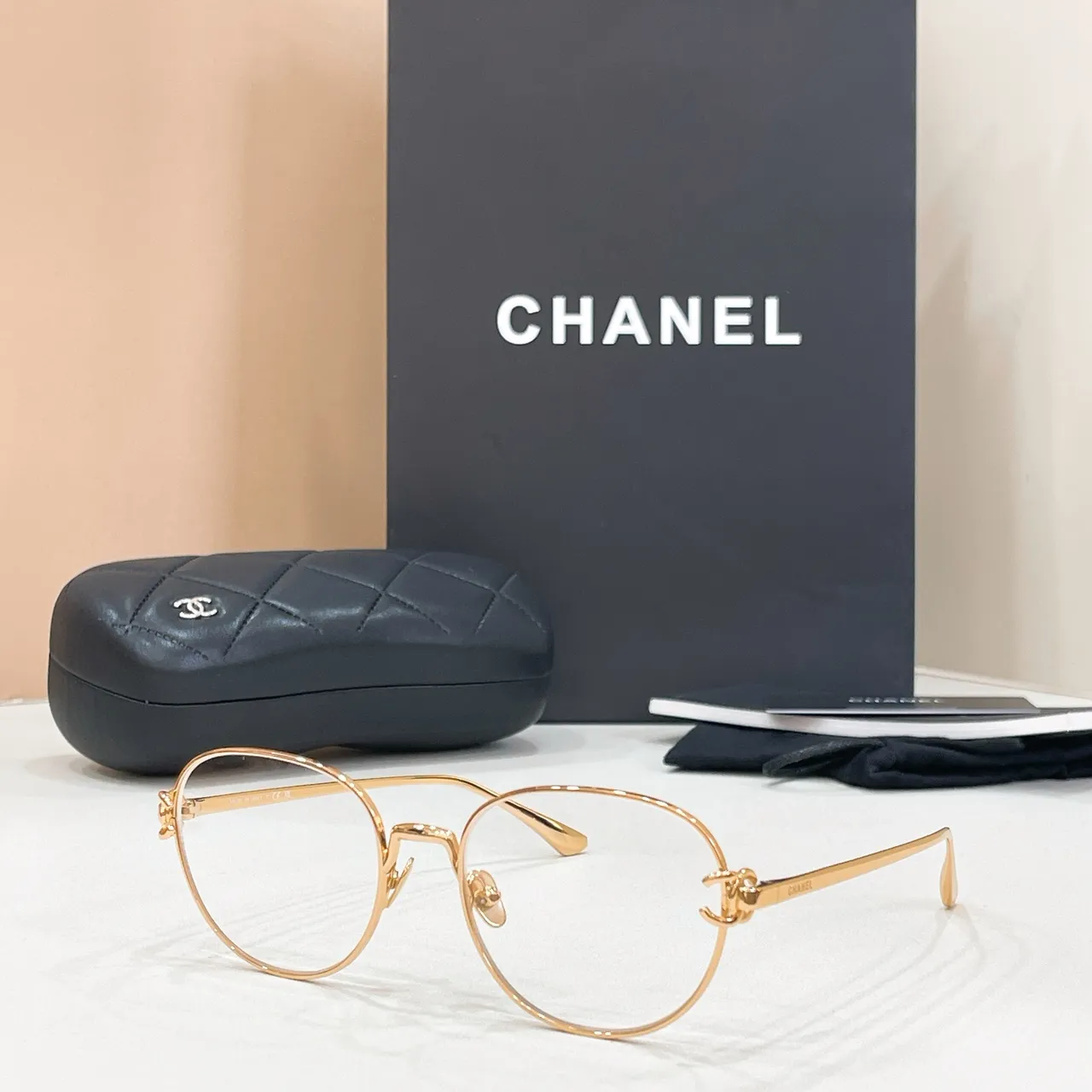 Chanel Podium 椭圆金属框 深灰色太阳镜 3
