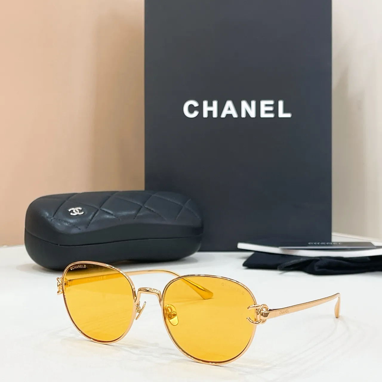 Chanel Podium 椭圆金属框 深灰色太阳镜 8