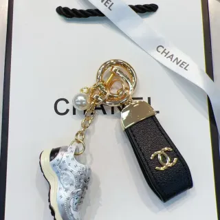 Chanel Sneaker Charm Argent Noir Miniature Matelassé CC Monogramme Sac à main