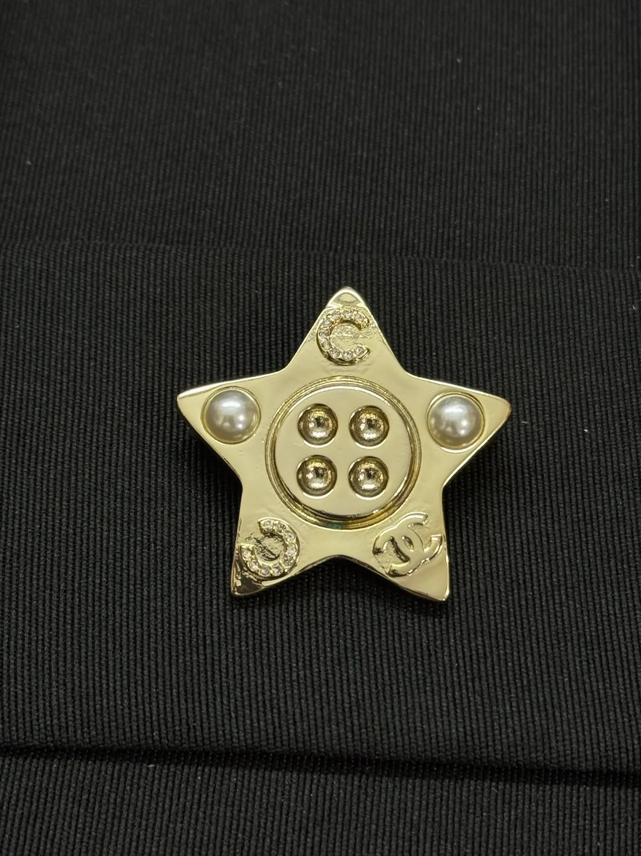 Chanel Star Brooch Gold-Tone Pearl and Crystal Brooch 5