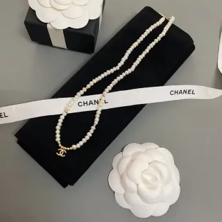 Chanel سلسلة ذهب أبيض لؤلؤ قلادة CC