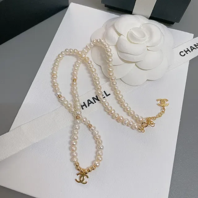 Chanel سلسلة ذهب أبيض لؤلؤ قلادة CC 5