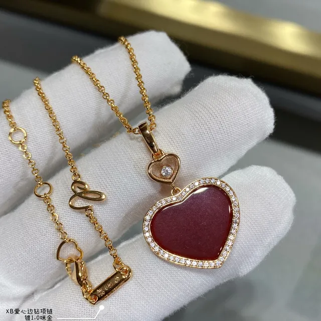 Chopard Happy Hearts قلائد الماس والأحجار الكريمة على شكل قلب 2