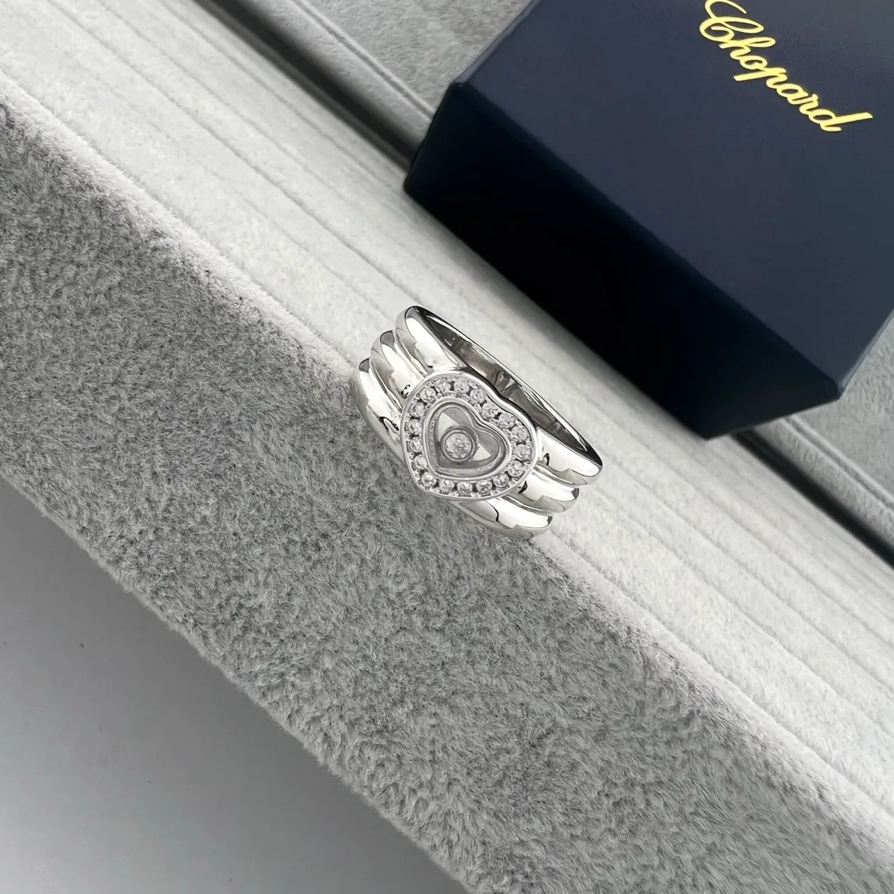 Chopard Happy Hearts Heart-Shaped Pavé Diamond Ring 3