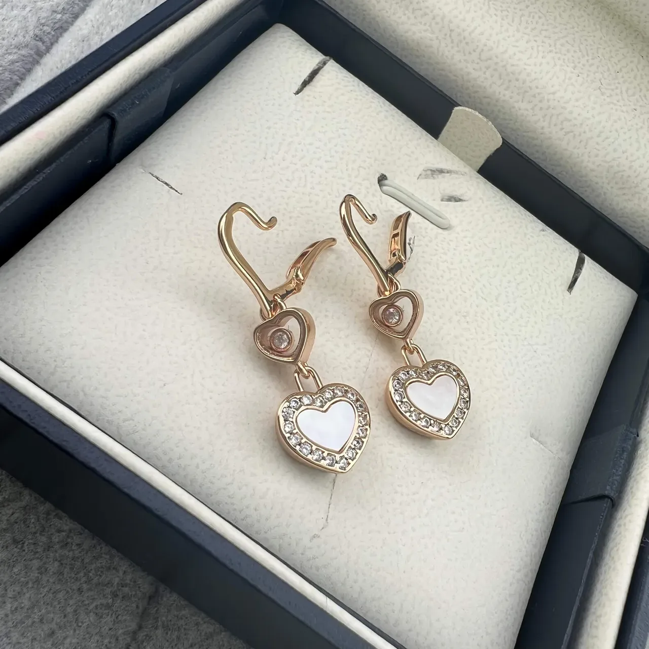 Chopard Happy Hearts Ouro Rosa Madreperla Pavé Cristal Brincos 4