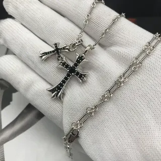 Chrome Hearts क्रॉस पेंडेंट नेकलेस चांदी और काला