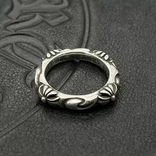 Chrome Hearts चाँदी सज्जित फूल-क्रॉस मोटिफ ऊंचा रिलीफ डिटेलिंग अंगूठी