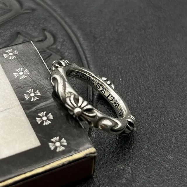 Chrome Hearts Anillo de Plata con Motivo Floral-Cross Ornado Detalle de Relieve Elevado 2