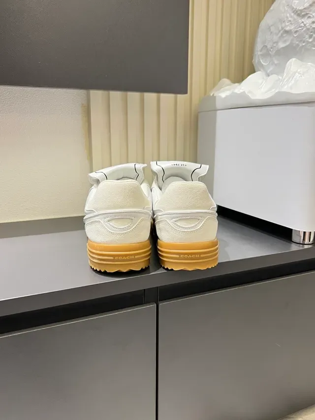 Sneakers Lifestyle Coach C Logo Blances et Gomme 2