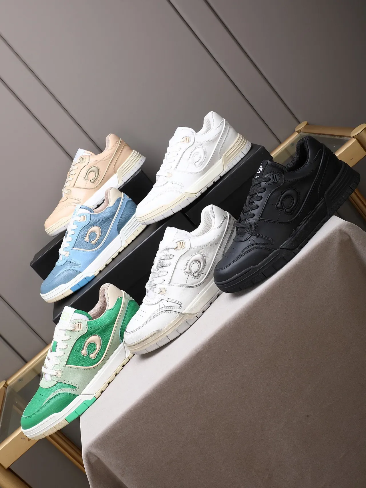 Coach Sneaker Lifestyle Blanc avec Logo C Embossed 2